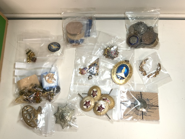 QUANTITY OF MILITARY BADGES AND MEDALLIONS, CLOTH BADGES, POLICE BADGES AND MORE - Image 2 of 2