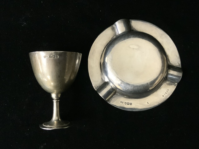 MILITARY INTEREST; A STERLING SILVER ASHTRAY BY WALKER & HALL; SHEFFIELD 1935; BEAD BORDERS, - Image 2 of 2