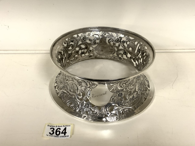 A VICTORIAN STERLING SILVER DISH RING, BY D & J WELBY, LONDON 1900, 18TH CENTURY STYLE, PIERCED
