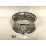 A VICTORIAN STERLING SILVER DISH RING, BY D & J WELBY, LONDON 1900, 18TH CENTURY STYLE, PIERCED