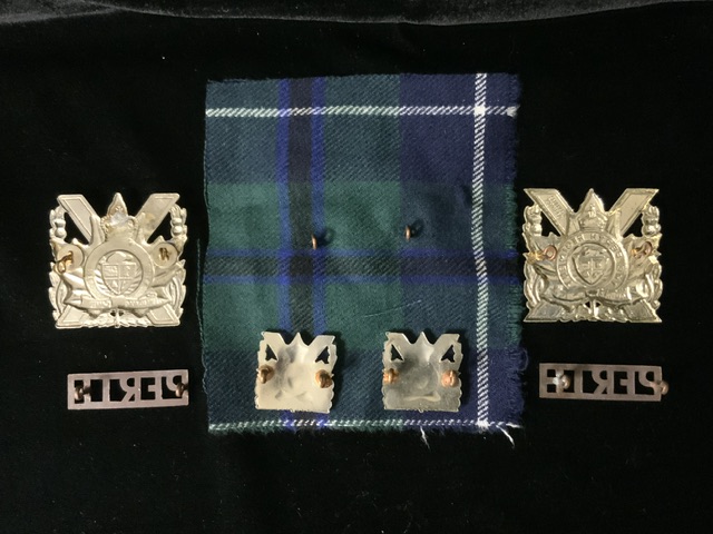 A COLLECTION OF CANADIAN MILITARY CAP BADGES AND SHOULDER TITLES FOR THE PERTH REGIMENT, TOGETHER - Image 2 of 2