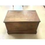 LARGE WOODEN BLANKET BOX 89 X 53CM