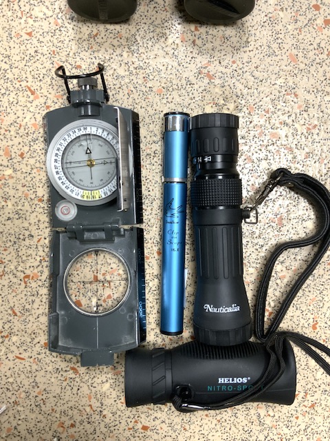 A QUANTITY OF MODERN BINOCULARS, TELESCOPES AND A COMPASS INCLUDING; KONUSTAR, SCOUT, SWALLOW AND - Image 3 of 3