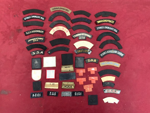 A QUANTITY OF MILITARY CLOTH BADGES AND SHOULDER TITLES INCLUDING; WOMENS ROYAL ARMY CORPS, ROYAL - Image 2 of 2