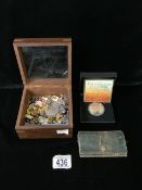 A QUANTITY OF COINS AND METAL AND ENAMEL PIN BADGES INCLUDING A CASED BATTLE OF THE SOMME FIVE POUND