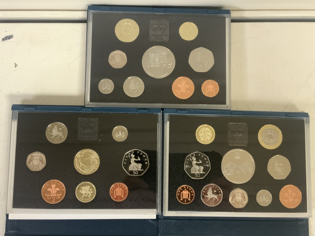 THREE ROYAL MINT PROOF COIN COLLECTION SETS, 1995, 1996, 1997, EACH SET OF COINS IN PRESENTATION - Image 2 of 2