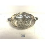 A GEORGE III STERLING SILVER TWO HANDLED FRUIT DISH / BOWL, APPARENTLY NO MAKERS MARK; LONDON