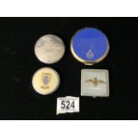 FOUR VINTAGE METAL COMPACTS, COMPRISING; TWO RAF EXAMPLES, ONE, BY STRATTON, CIRCULAR WITH BLUE