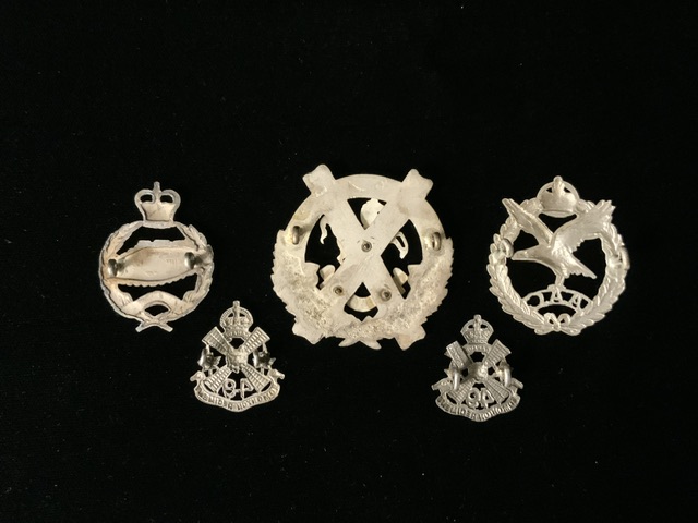 FIVE METAL MILITARY CAP BADGES COMPRISING LIVERPOOL SCOTTISH, EDMONTON REGIMENT, ROYAL TANK REGIMENT - Image 2 of 2