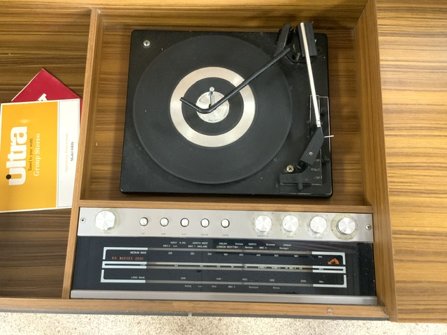 1970s VINTAGE HMV RADIOGRAM 135 X 50CM - Image 2 of 5