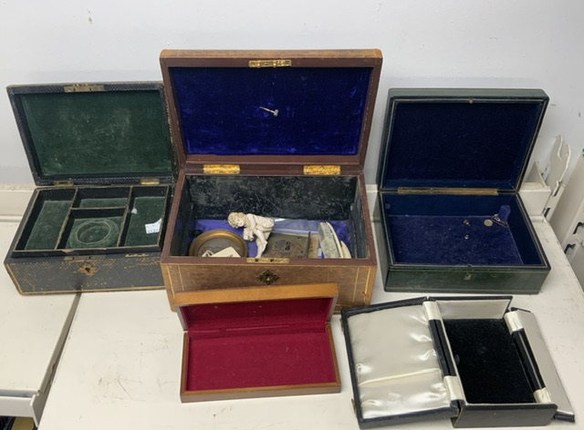 FIVE VINTAGE BOXES AND A TRAY INCLUDING SOME JEWELLERY LEATHER BOXES - Image 2 of 2