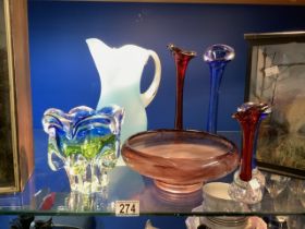 THREE PIECES OF ART GLASS, KOSTA BODA, DAVIDSON AND MORE; LARGEST 29CM AND FOUR ART GLASS POSY VASES