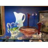 THREE PIECES OF ART GLASS, KOSTA BODA, DAVIDSON AND MORE; LARGEST 29CM AND FOUR ART GLASS POSY VASES