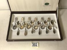 A CASED SET OF 12 ITALIAN SILVER COFFEE SPOONS, MARKED '800', SHAPED HANDLE WITH DECORATIVE BORDER
