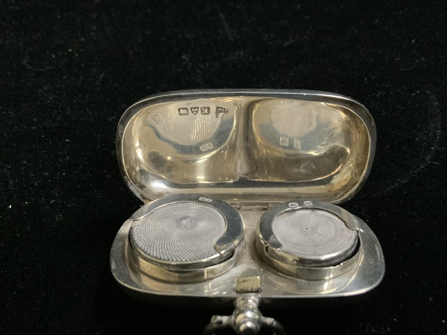 A STERLING SILVER DOUBLE SOVEREIGN CASE BY WALKER & HALL; CHESTER 1912; OBLONG FORM, RING - Image 2 of 3