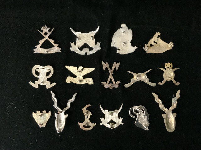 A QUANTITY OF MILITARY METAL CAP BADGES INCLUDING KHYBER RIFLES, NORTHERN SCOUTS, THALL SCOUTS, - Image 2 of 2