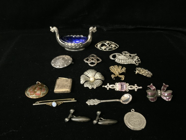 A QUANTITY OF BROOCHES AND A NORWEIGAN SALT CELLAR INCLUDING A CELTIC BROOCH, FLORAL EXAMPLES, - Image 2 of 2