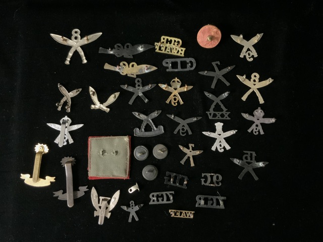 A QUANTITY OF MOSTLY GURKHA RIFLES, METAL MILITARY CAP BADGES, ALSO VARIOUS SHOULDER TITLES AND - Image 2 of 2