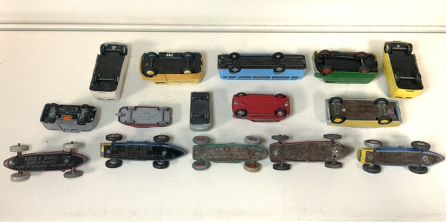 A QUANTITY OF VINTAGE DINKY / CORGI / LESNEY TOY CARS / VEHICLES, INCLUDING; ALFA ROMEO, FERRARI, - Image 2 of 2