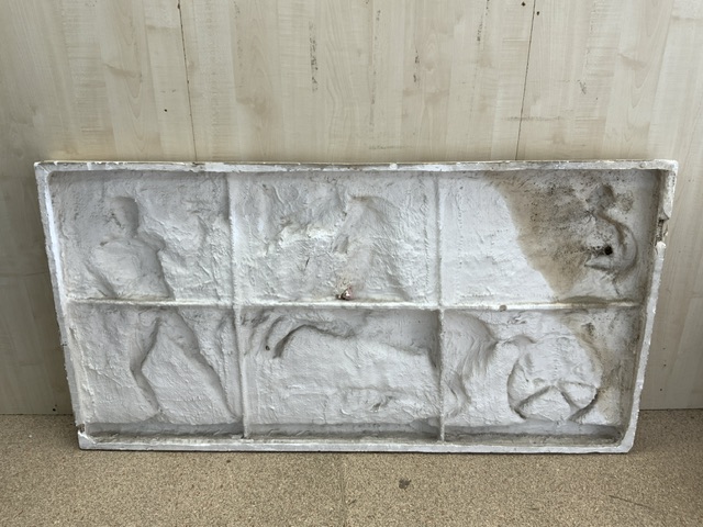VINTAGE LARGE PLASTER CAST OF A ROMAN SCENE OF CHARIOT WITH HORSES AND FIGURE 142 X 74CM - Image 2 of 2