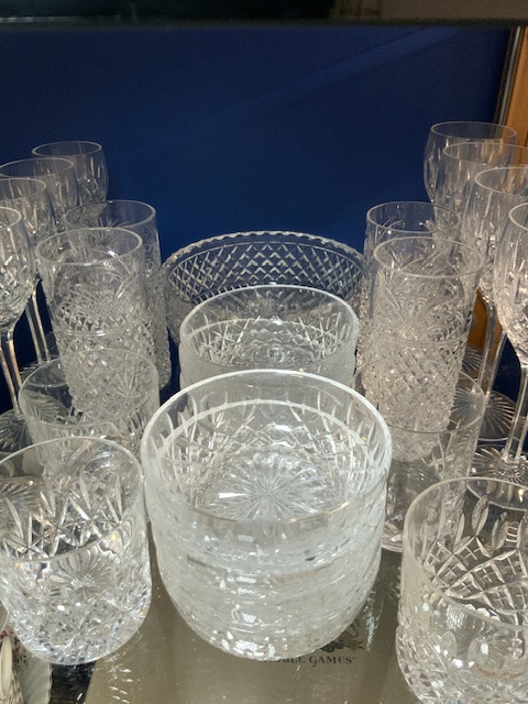 STUART GLASS DRINKING GLASSES AND BOWLS - Image 3 of 3