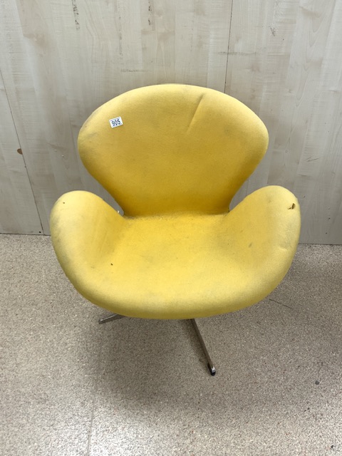 ARNE JACOBSEN (1902-1971) YELLOW SWAN CHAIR FOR FRITZ HANSEN