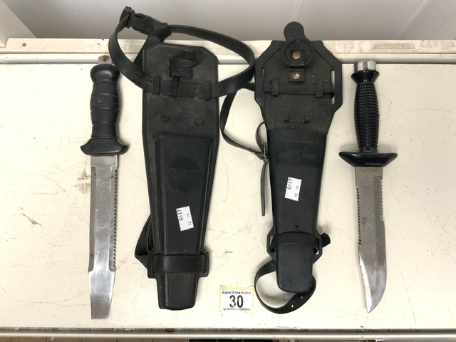 TWO DIVING KNIVES; DIVE DYNAMICS / PLAY RIGHT; EACH IN SHEATH