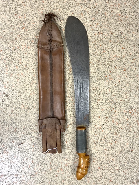 BOLO KNIFE WITH LEATHER SHEATH BY ROBERT MOLE BIRMINGHAM WOODEN CARVED HANDLE BLADE LENGTH 37.5CM - Image 4 of 4