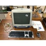I MAC APPLE COMPUTER MODEL NO M5521 WITH KEYBOARD AND MOUSE