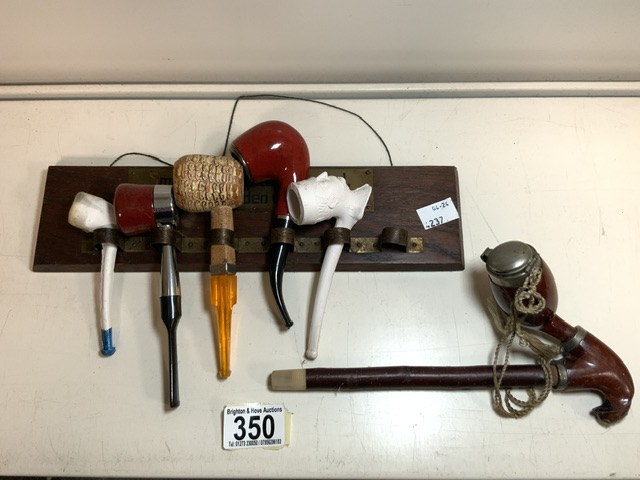 WOODEN PIPE HOLDER WITH VINTAGE PIPES