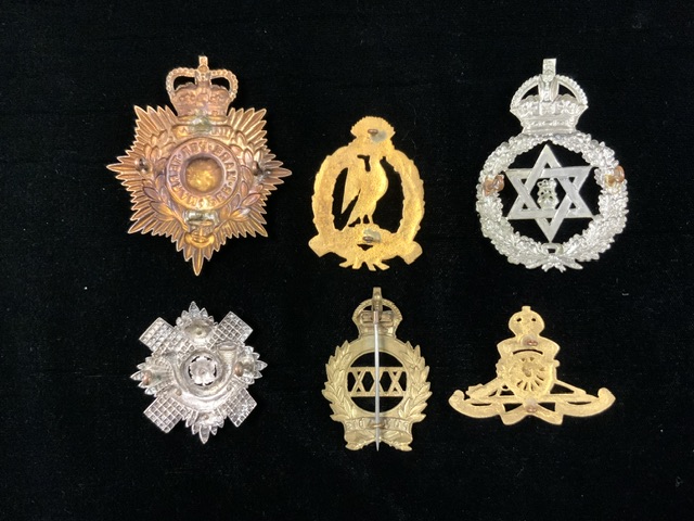 SIX MILITARY METAL CAP BADGES INCLUDING; INDIAN ARMY, 30TH PUNJABIS AND OTHERS - Image 2 of 2