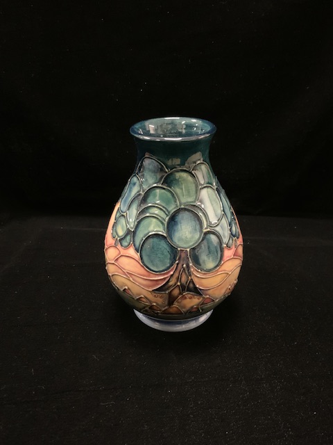 MOORCROFT: A MAMOURA PATTERN VASE; HEIGHT 13CM