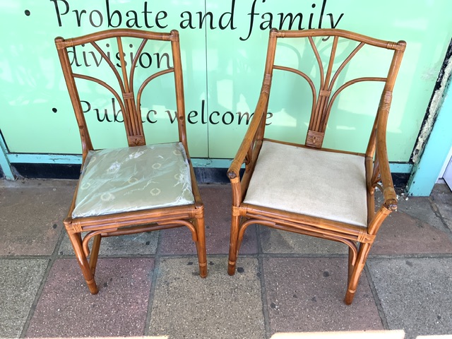 VINTAGE WICKER AND BAMBOO LIVING ROOM FURNITURE, TABLE WITH SIX CHAIRS, SIDEBOARD AND TWO DISPLAY - Image 3 of 8