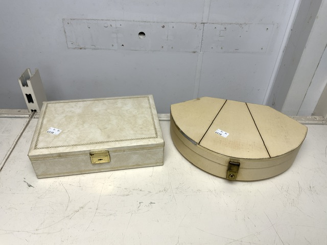 TWO VINTAGE JEWELLERY BOXES CONTAINING COSTUME JEWELLERY INCLUDING; BROOCHES, EARRINGS, BEADS, - Image 4 of 4