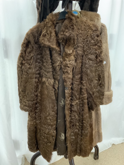 EIGHT FUR CLOTHING ITEMS INCLUDING SIX FULL-LENGTH; FULLY-LINED COATS; BROWN & BEIGE COLOURS, A - Image 10 of 12