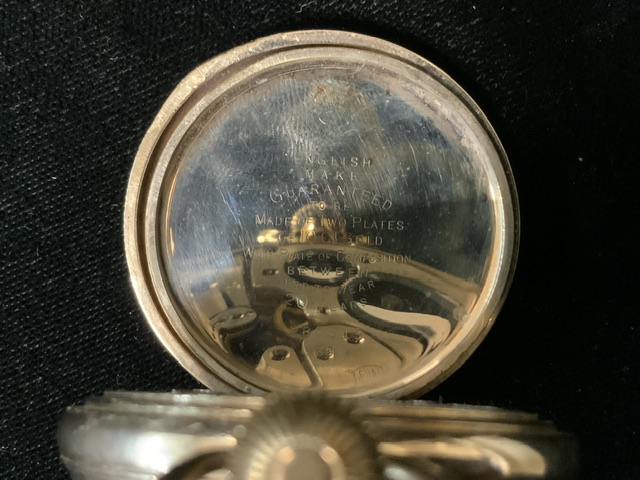 A VINTAGE GILT CASED FOB WATCH, BY ALD DENNISON; ENGRAVED WITH RETIREMENT INSCRIPTION; HEIGHT 5CM; - Image 6 of 6