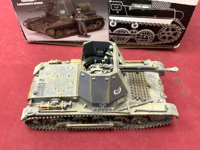 LARGE BOXED CORGI JUNKERS FLOAT PLANE SCALE 1;72, BOXED KING AND COUNTRY TIGER TANK AND PANZER TANK - Image 11 of 12