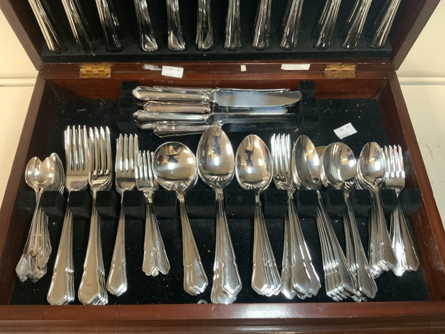LARGE CANTEEN OF CUTLERY STAINLESS STEEL - Image 2 of 4