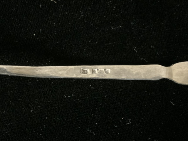 ARTS AND CRAFTS HAMMERED HALLMARKED SILVER LONG HANDLED CADDY SPOON DATED 1957; BY F.S.B. WITH A - Image 2 of 3