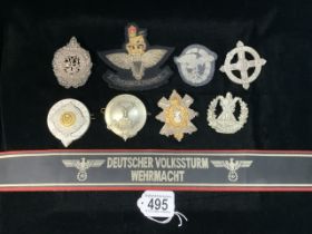 A QUANTITY OF METAL AND CLOTH MILITARY CAP BADGES INCLUDING; HIGHLAND REGIMENT, ARGYLL &