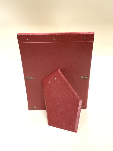 BOXED ASPREY RED LEATHER AND GILT PHOTO FRAME; 21 X 16CM - Image 2 of 2