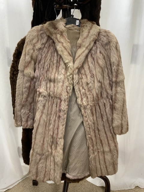 EIGHT FUR CLOTHING ITEMS INCLUDING SIX FULL-LENGTH; FULLY-LINED COATS; BROWN & BEIGE COLOURS, A - Image 9 of 12