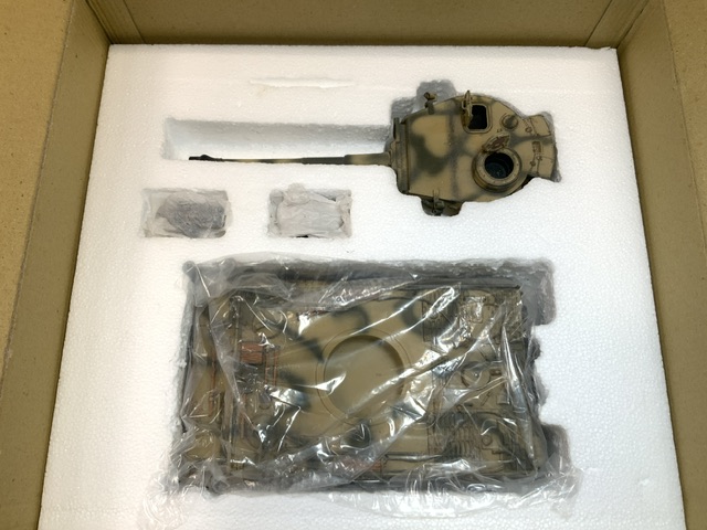 LARGE BOXED CORGI JUNKERS FLOAT PLANE SCALE 1;72, BOXED KING AND COUNTRY TIGER TANK AND PANZER TANK - Image 3 of 12