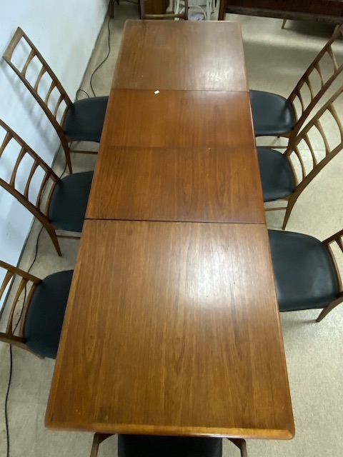 MID-CENTURY DANISH EXTENDING DINING TABLE WITH EIGHT MATCHING DANISH CHAIRS BY MORGEN - KOHL - Image 2 of 9