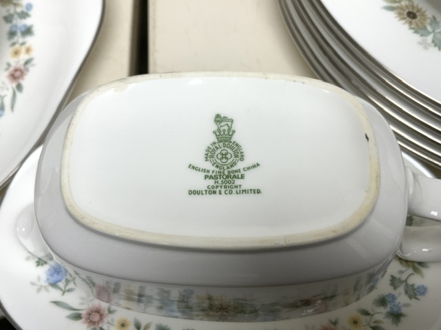 ROYAL DOULTON PART DINNER AND TEA SERVICE 'PASTORALE' PATTERN - Image 6 of 6