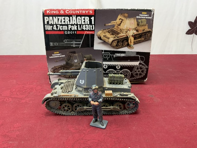 LARGE BOXED CORGI JUNKERS FLOAT PLANE SCALE 1;72, BOXED KING AND COUNTRY TIGER TANK AND PANZER TANK - Image 9 of 12