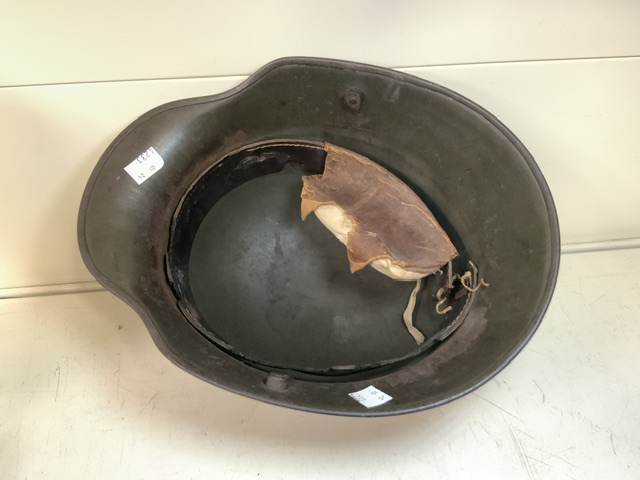 MILITARY GERMAN WW1 STAHLHELM HELMET 'PART INNERS IN PLACE' - Image 2 of 3