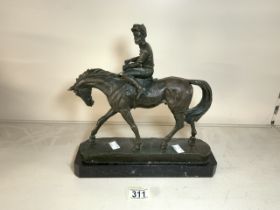 BRONZE HORSE AND JOCKEY EDINDON GALLERY 'COREIRA' MARBLE BASE; 30 X 30CM
