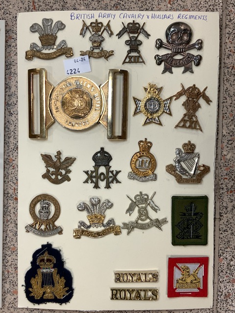 QUANTITY OF MILITARY METAL AND CLOTH BADGES, ROYAL PIONEER CORPS, WELSH GUARDS, CAVALRY & HUSSARS - Image 3 of 5