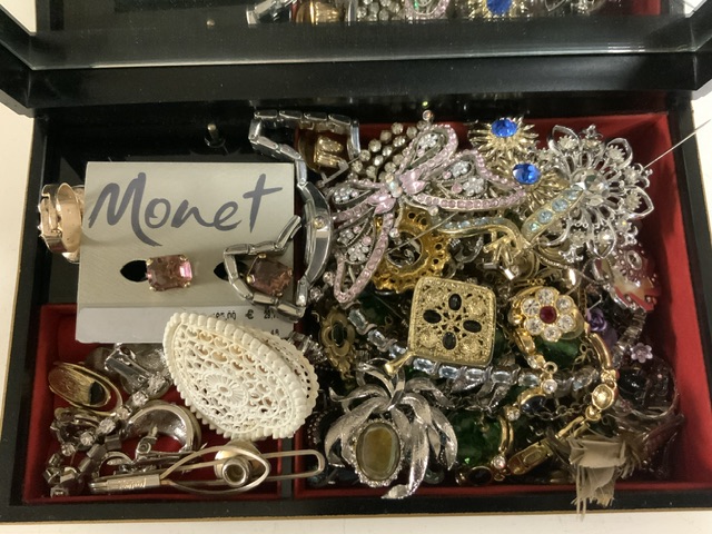 QUANTITY OF COSTUME JEWELLERY INCLUDES MONET AND MORE - Image 2 of 3